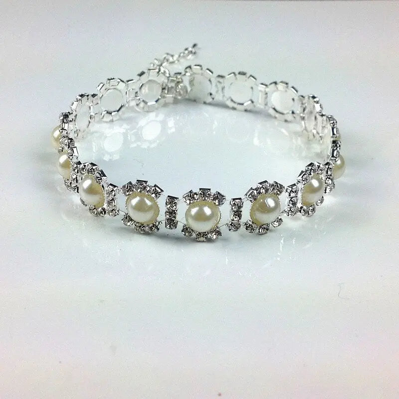 Decorative pearl collar for dogs