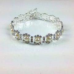 Decorative pearl collar for dogs