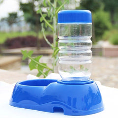 Pet food dispenser for consistent mealtimes