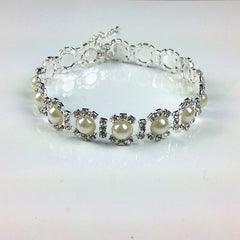 Decorative pearl collar for dogs