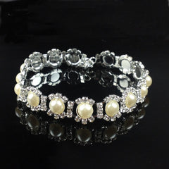 Stylish Dog Pearl Collar for pet photos